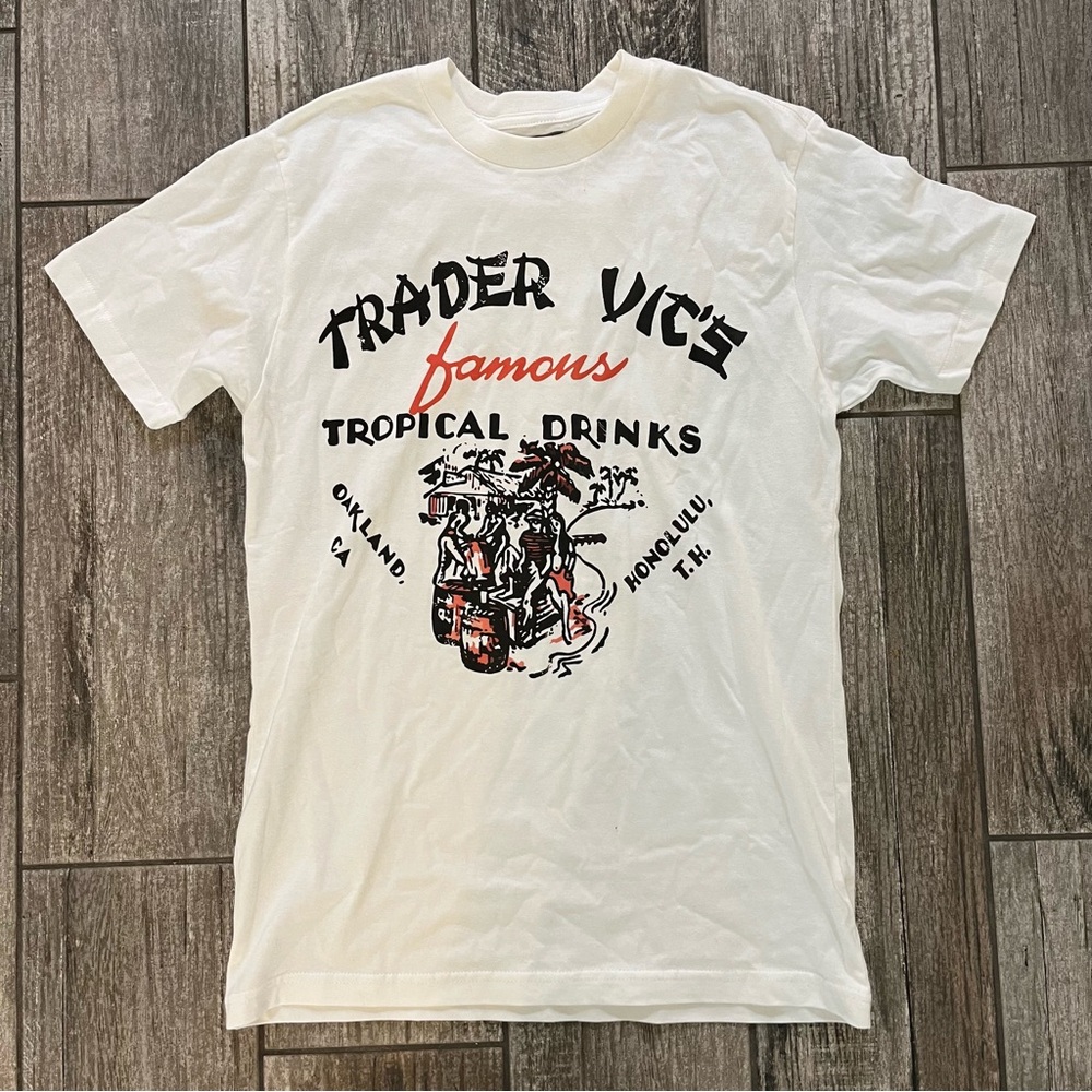 Trader Vic's 90s Graphic Tee 100% Cotton